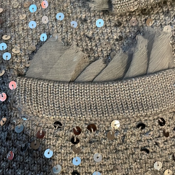 White House Black Market Women's Cardigan Sweater Gray Silver Sequins Ruffle XL - Picture 2 of 8